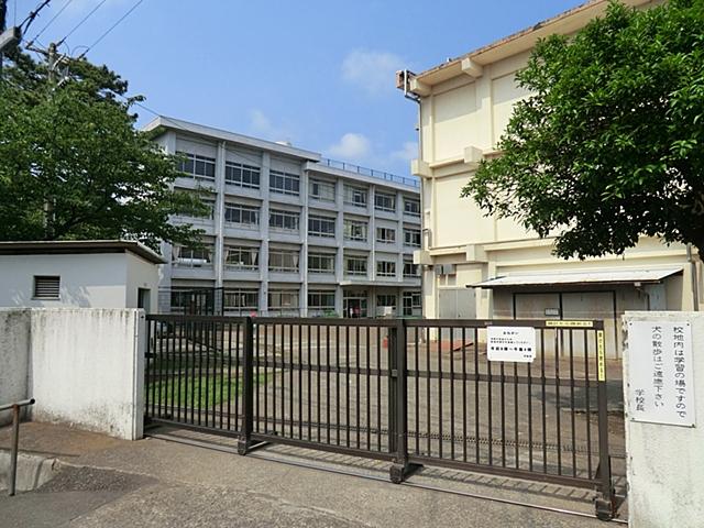 Primary school. 640m until the Fujisawa Municipal Fujisawa Elementary School