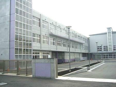 Primary school. 590m to good deeds elementary school