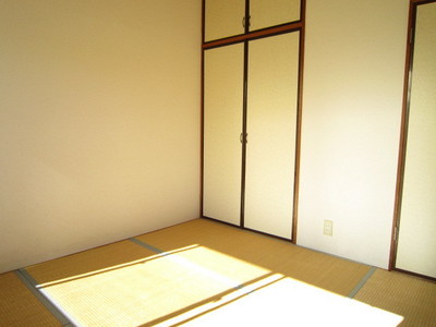 Receipt. There is a closet in the Japanese-style room. (Current state priority)