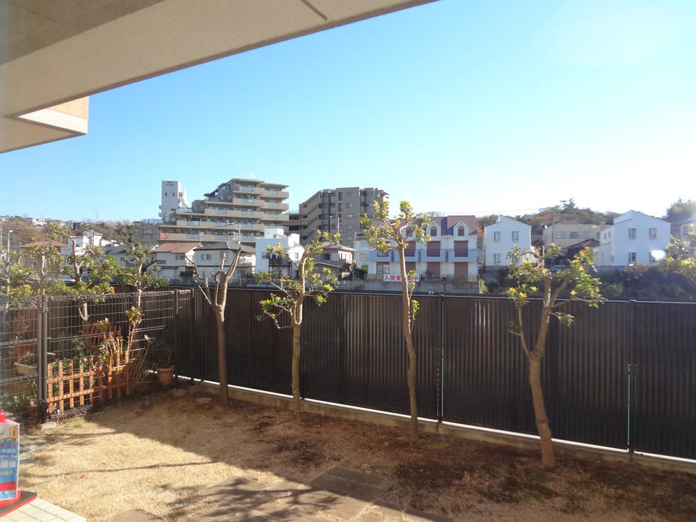 View photos from the dwelling unit. View from the site (December 2013) Shooting