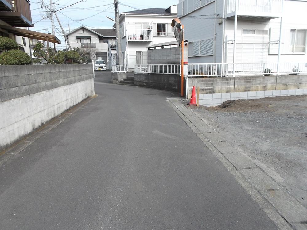 Local photos, including front road. Local (12 May 2013) Shooting