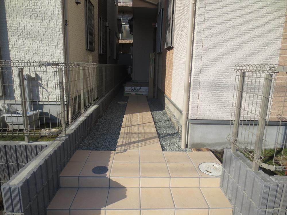 Entrance. 4 Building entrance of ・ Outdoor facility