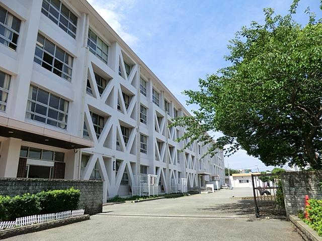 Primary school. 1069m to Fujisawa Municipal Muraoka Elementary School
