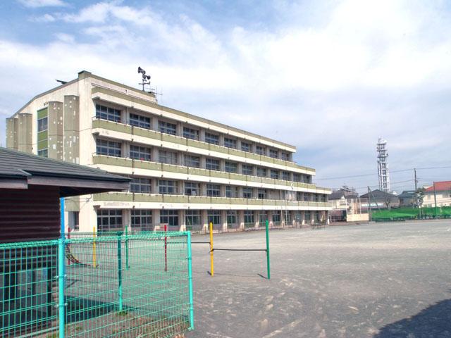 Primary school. Kugenuma 700m up to elementary school