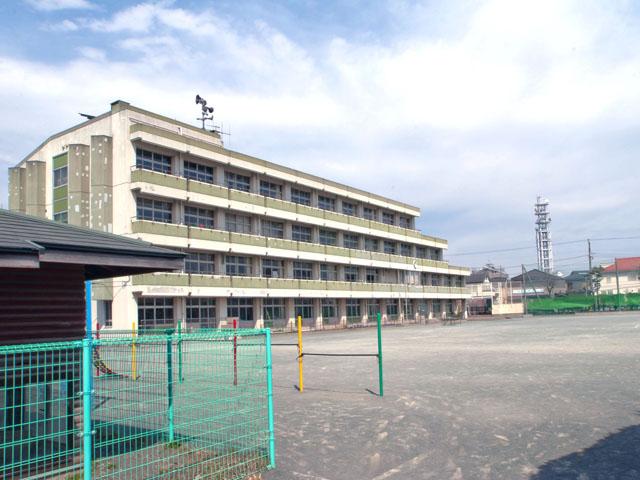 Primary school. Kugenuma 700m up to elementary school