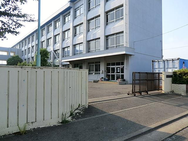 Junior high school. 1158m to Fujisawa Municipal beneficence junior high school