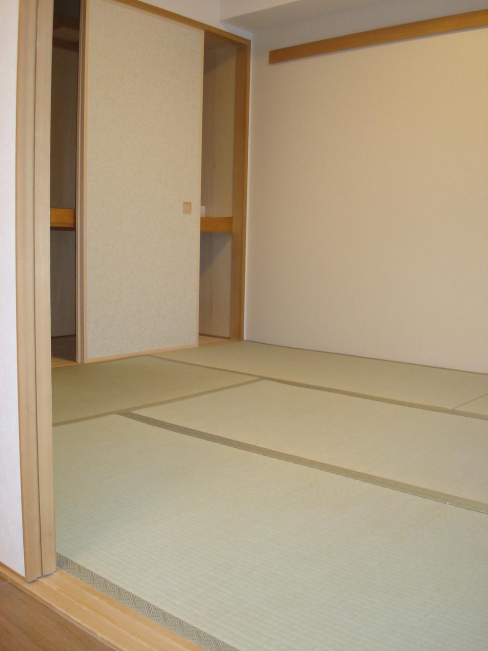 Non-living room. Living connection of Japanese-style room 6 quires (November 2013) Shooting