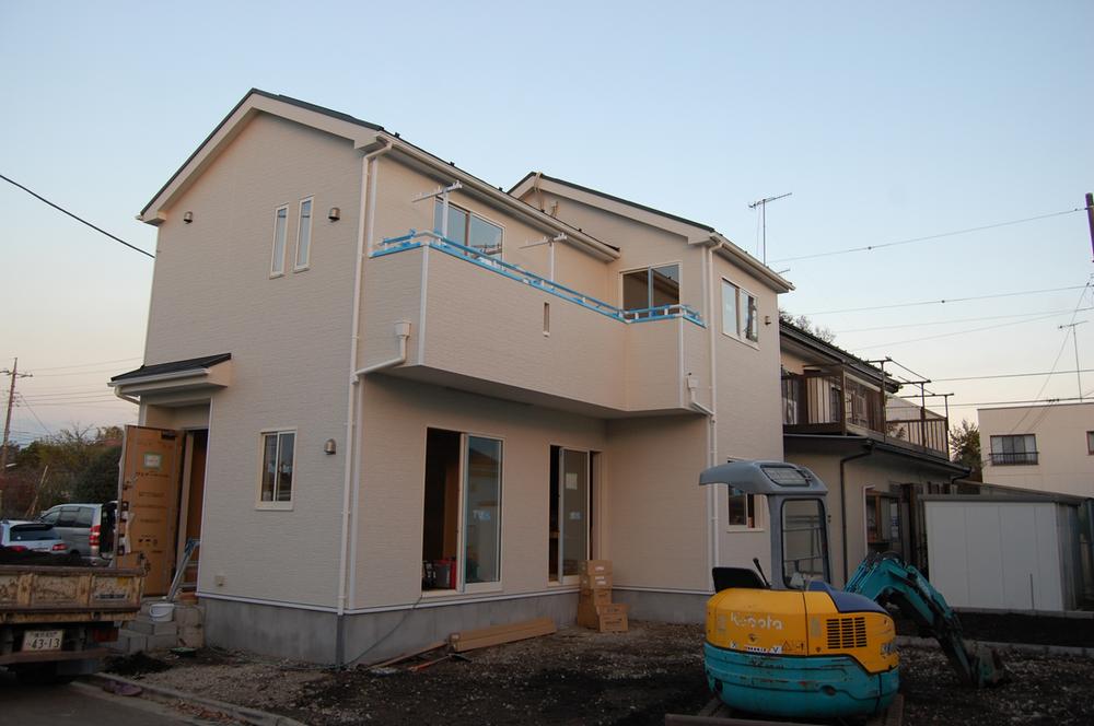 Local appearance photo. Local (11 May 2013) Shooting