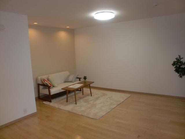 Living. Local (August 2013) Shooting