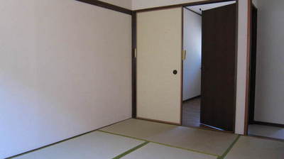 Living and room. 6 Pledge of Japanese-style room. (Current state priority)