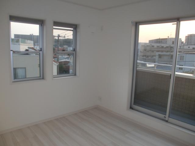 Non-living room. Indoor (10 May 2013) Shooting