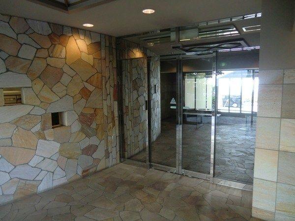 Entrance. Entrance is.