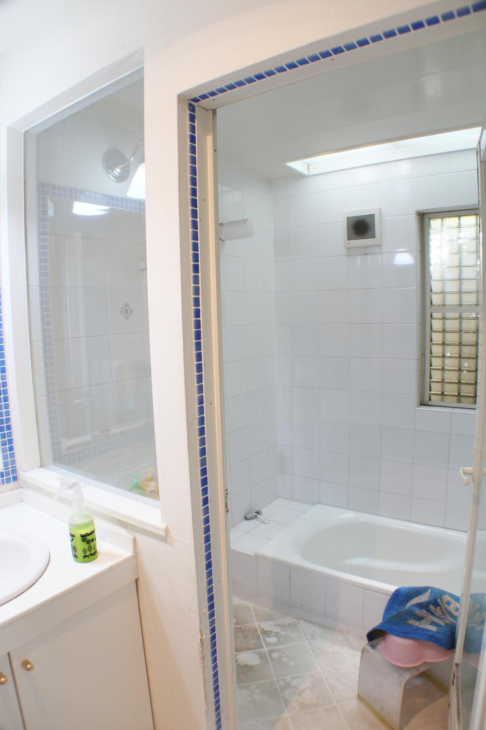 Bathroom. Indoor (July 2013) Shooting