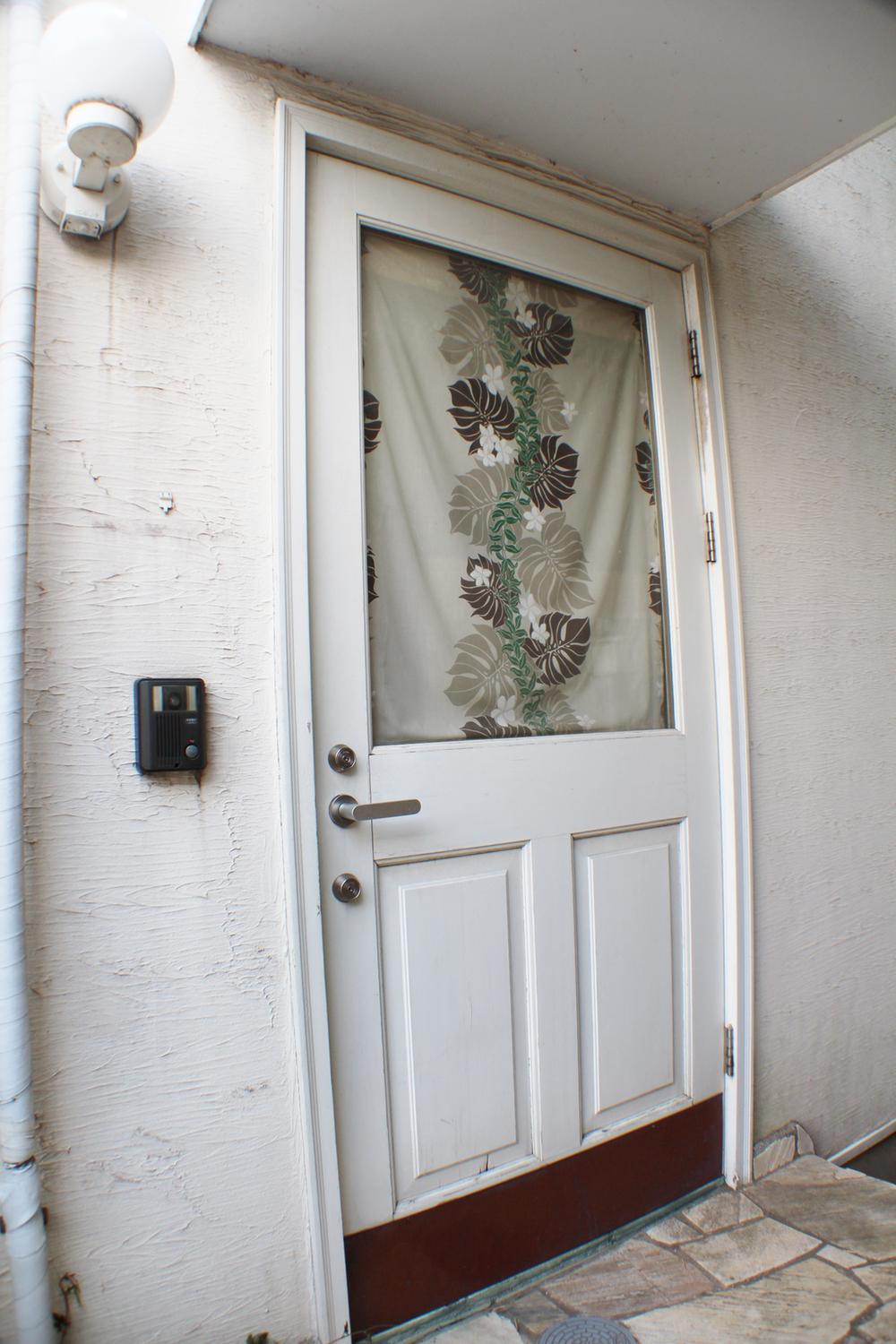 Entrance. Local (July 2013) Shooting