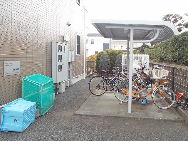 Other. Bicycle-parking space, 0m to waste storage (Other)