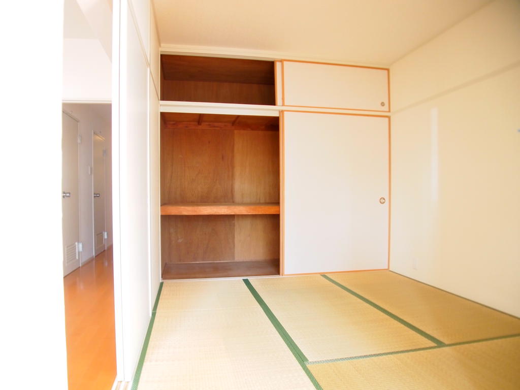Other room space. The Japanese have a closet between 1! ! 