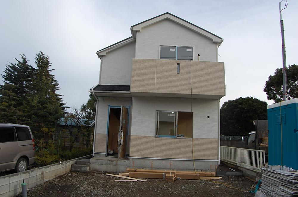 Local appearance photo. Local (12 May 2013) Shooting