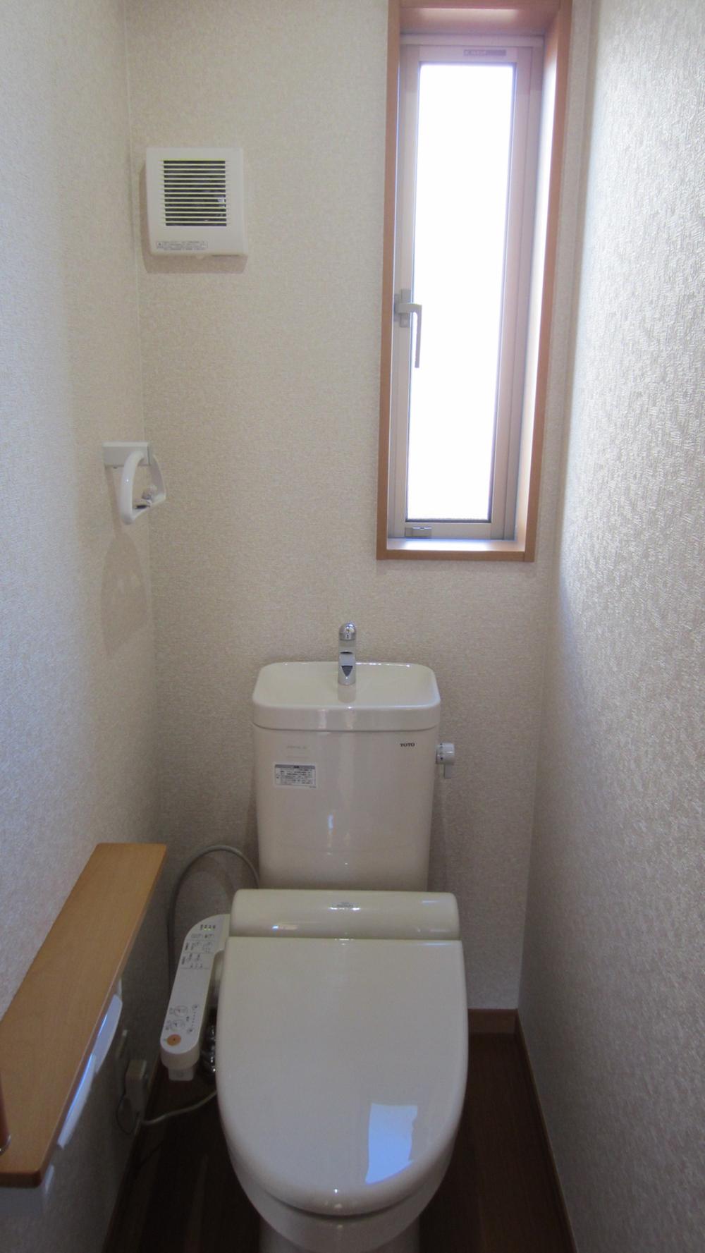 Toilet. Indoor (11 May 2013) Shooting