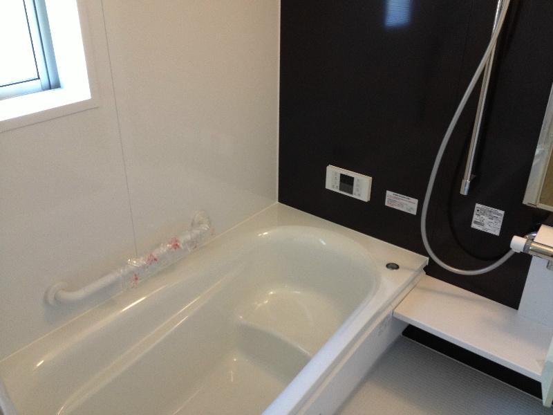 Bathroom. Bathroom space to heal fatigue of the day!