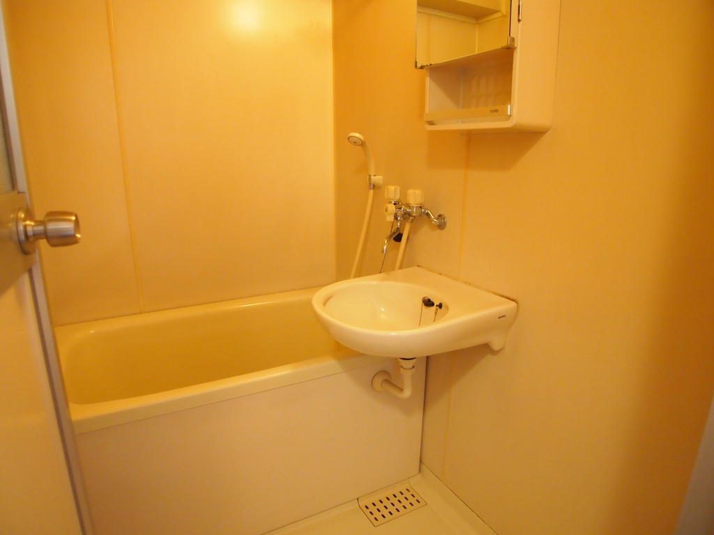 Bath. Also installed basin has been bathroom! !  * Tsui焚 can not be.