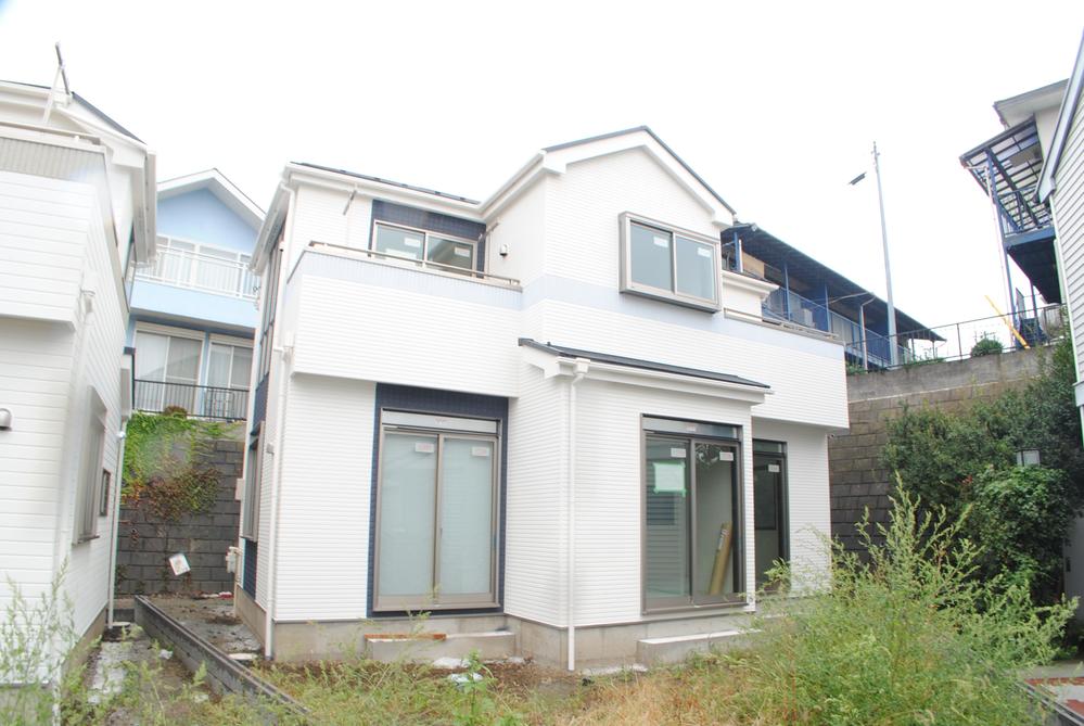 Local appearance photo. Local (10 May 2013) Shooting