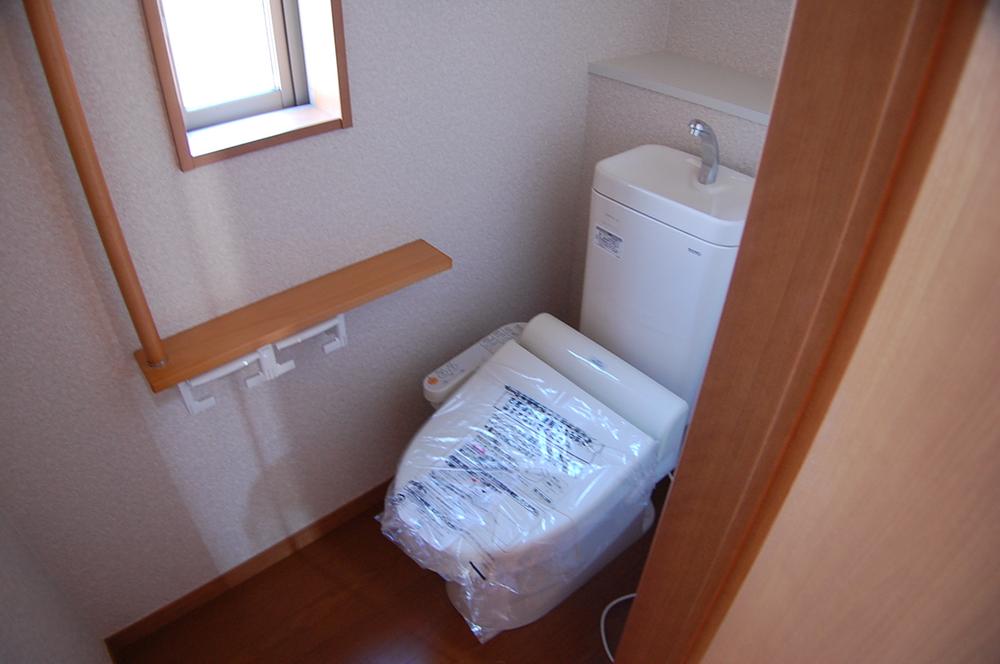 Toilet. Indoor (10 May 2013) Shooting