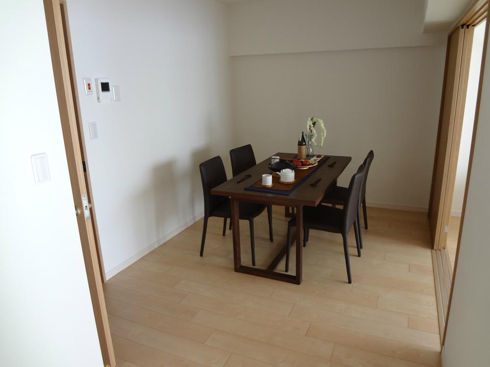 Non-living room. Indoor (12 May 2013) Shooting