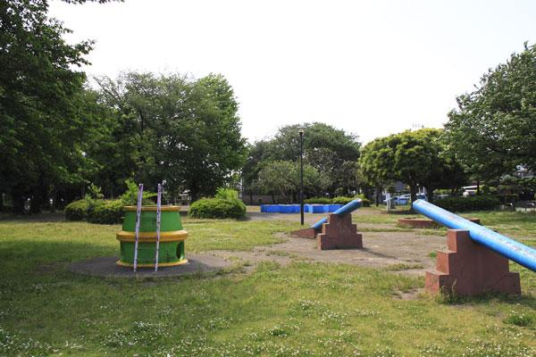 park. 300m until Karasumori park