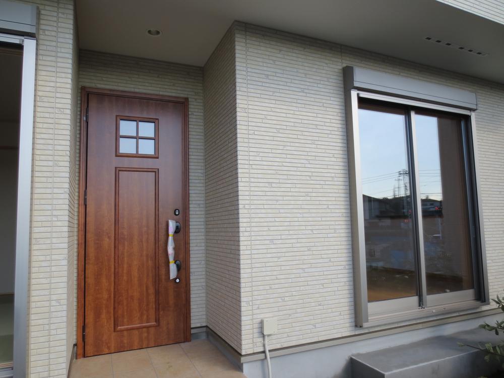 Entrance. Local (11 May 2013) Shooting