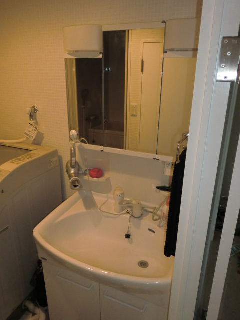 Fujisawa, Kanagawa Prefecture white flag 1