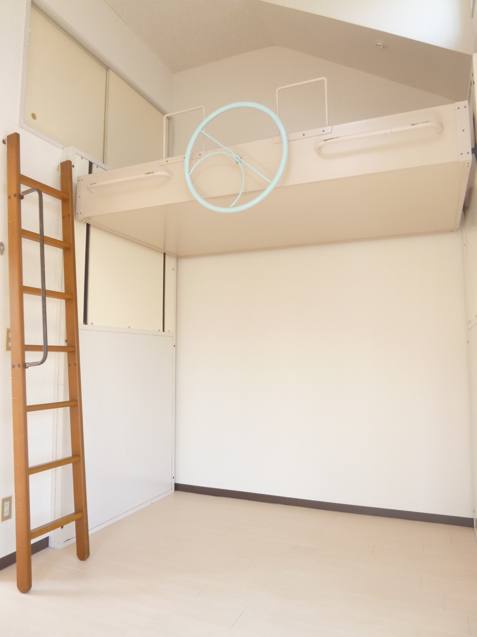 Living and room. room ・ Loft (height adjustable)