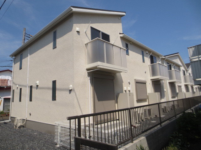 Building appearance. Mitsui Home completed new construction apartment