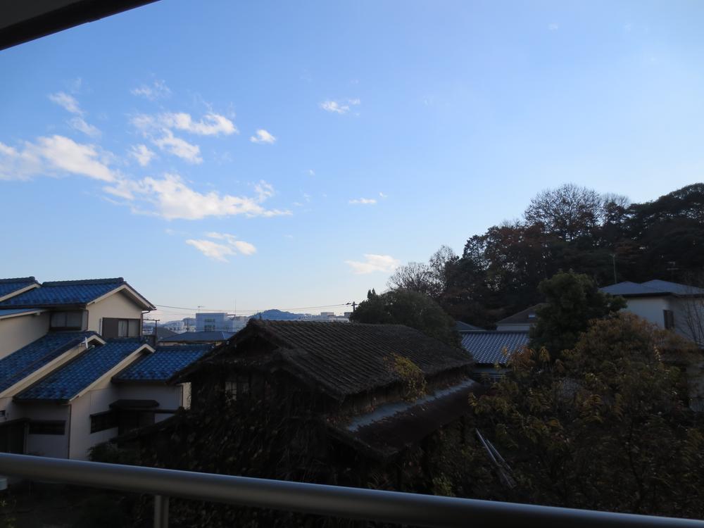 View photos from the dwelling unit. View from the site (December 2013) Shooting