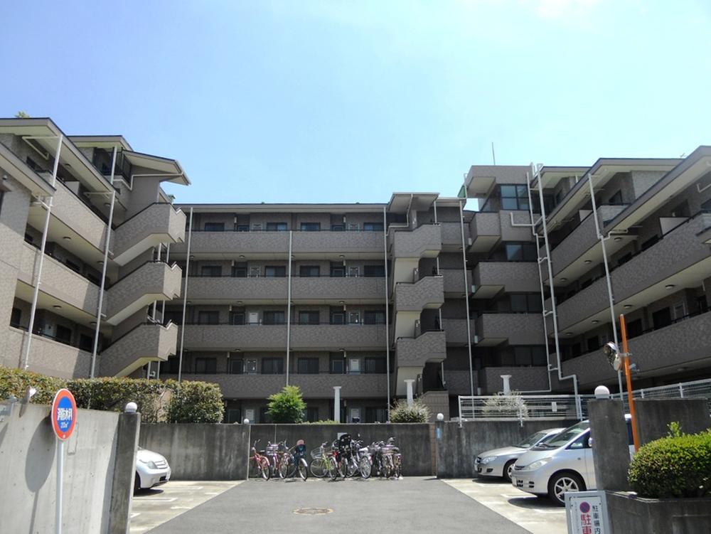 Local appearance photo. North appearance (August 2012) shooting