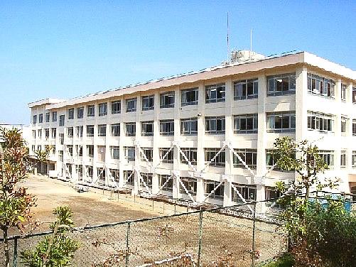 Primary school. Sillim until elementary school 415m