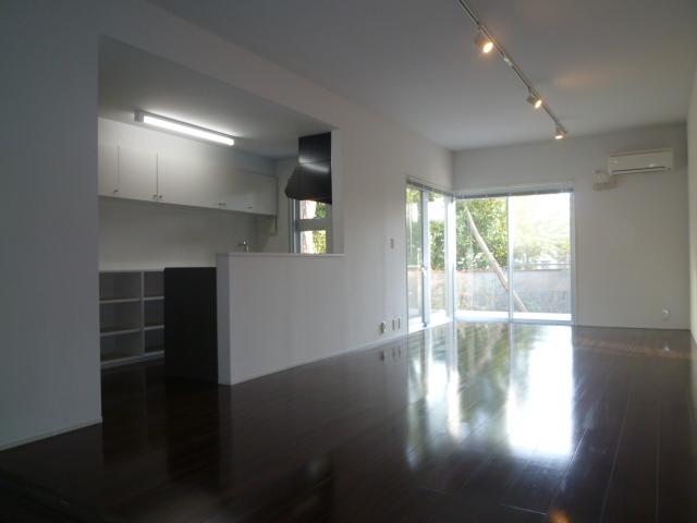 Living. Indoor (February 2013) Shooting