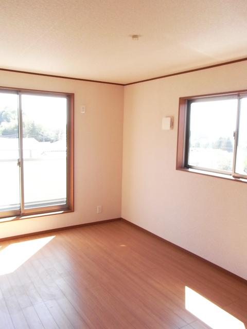 Non-living room. Same specifications