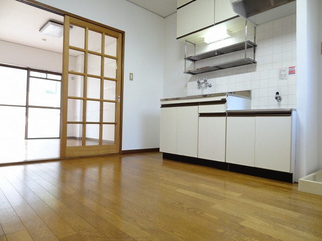 Other room space. 7.5 Pledge of dining kitchen