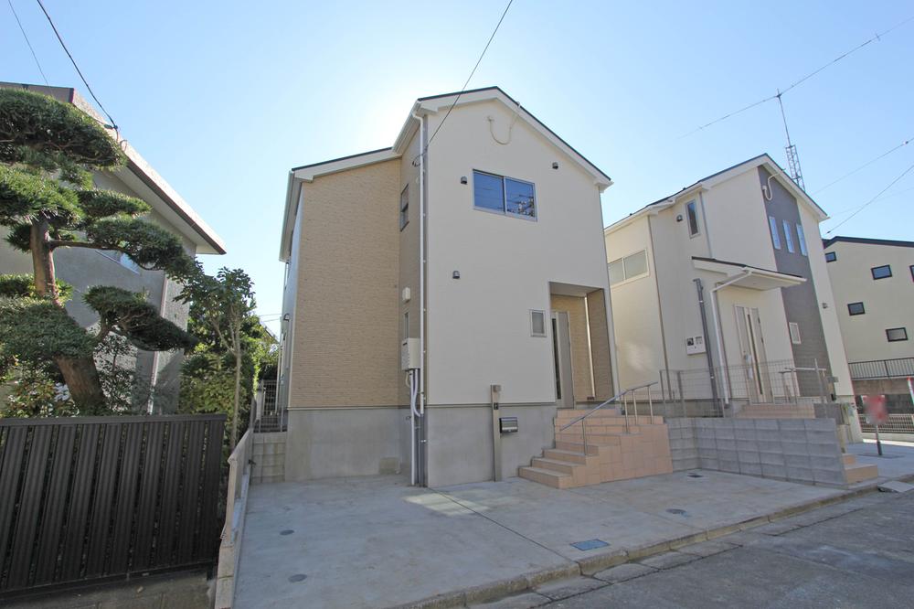 Local appearance photo. Local (11 May 2013) Shooting Building 2