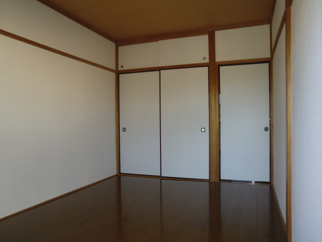 Living and room. It was a Japanese-style Western-style