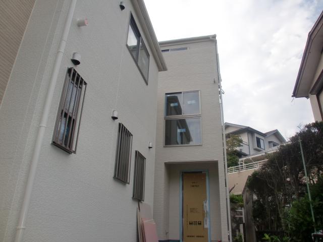 Local photos, including front road. Local (May 2013) Shooting