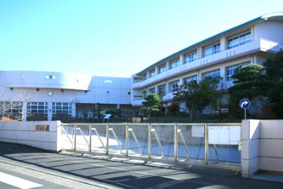 Junior high school. Fujigaoka 630m until junior high school