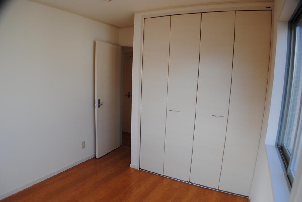 Non-living room. Indoor (12 May 2013) Shooting