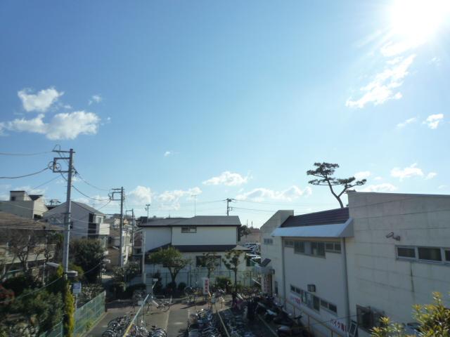 View photos from the dwelling unit. View from the balcony (December 2012) shooting