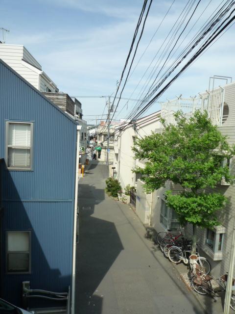 View photos from the dwelling unit. Kugenuma-Kaigan Station overlooking the direction (May 2013) Shooting