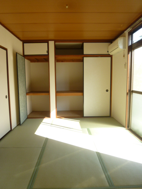 Living and room. Japanese-style room Storage Yes