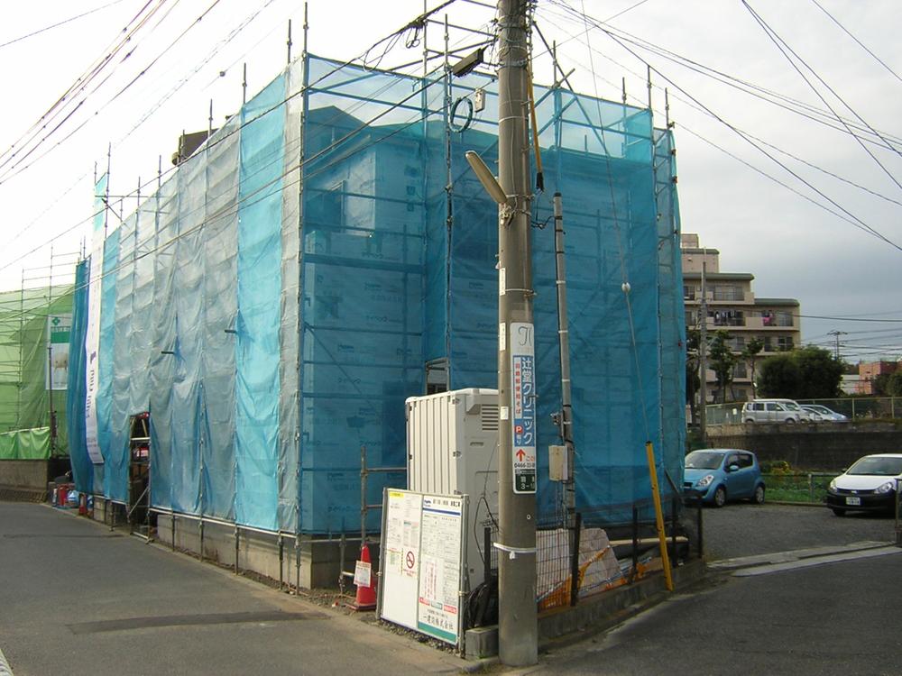 Local appearance photo. Local (11 May 2013) Shooting