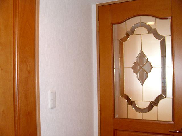 Other introspection. Door to the living room