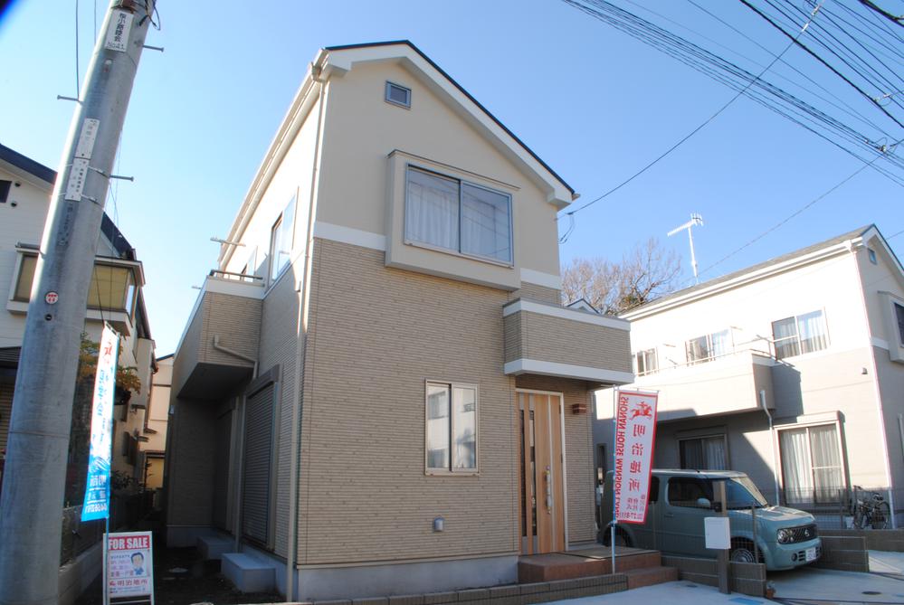 Local appearance photo. Local (12 May 2013) Shooting