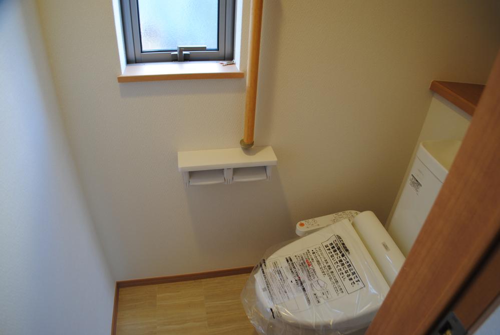 Toilet. Indoor (12 May 2013) Shooting